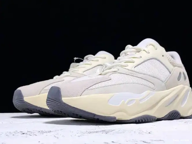 hype Adidas 700 Boost Analog EG7596 Yeezy 0608
